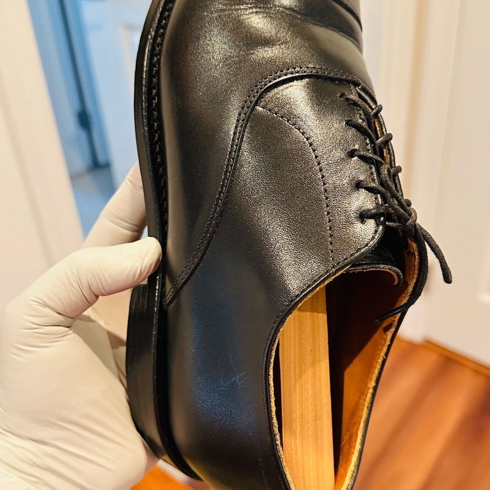 Classic Black Leather Men's Dress Shoes - Picture 9 of 15